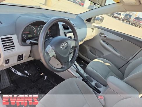 Used 2013 Toyota Corolla LE FWD image 17