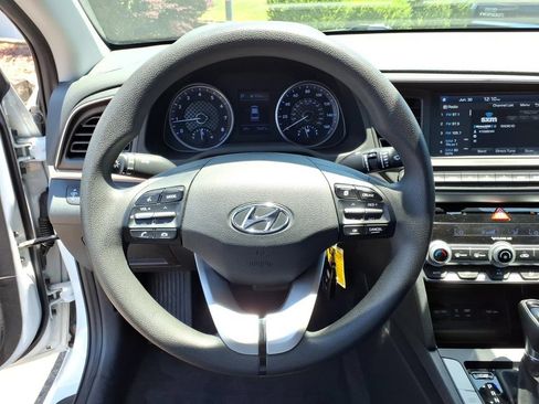 Used 2020 Hyundai Elantra SEL w/ Cargo Package (C1) FWD image 17