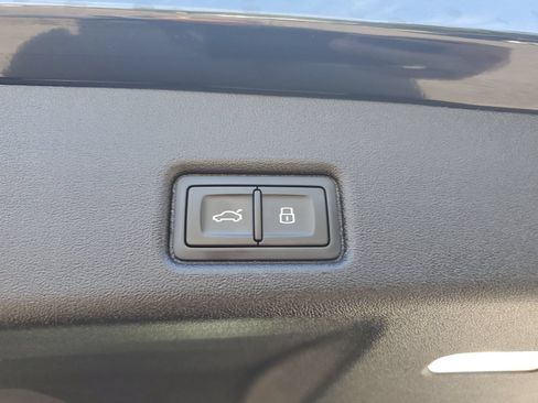 Used 2025 Audi Q5 Premium w/ Premium Plus AWD/4WD image 9