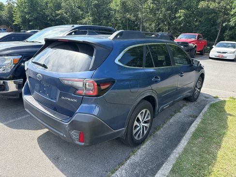 Used 2020 Subaru Outback Premium AWD/4WD image 3