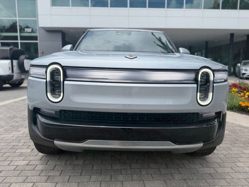 Used 2025 Rivian R1S Adventure AWD/4WD image 10