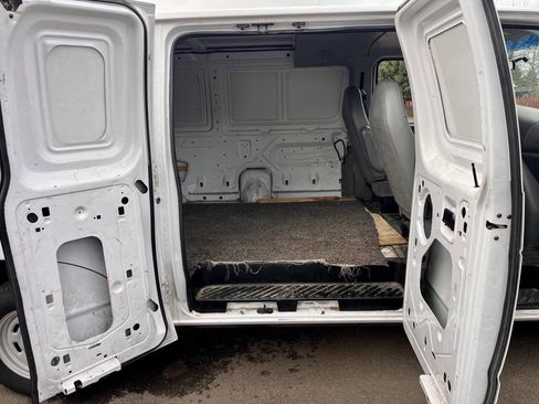 Used 2004 Ford E-150 and Econoline 150 image 15