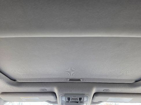 Used 2023 Toyota Highlander XLE AWD/4WD image 31
