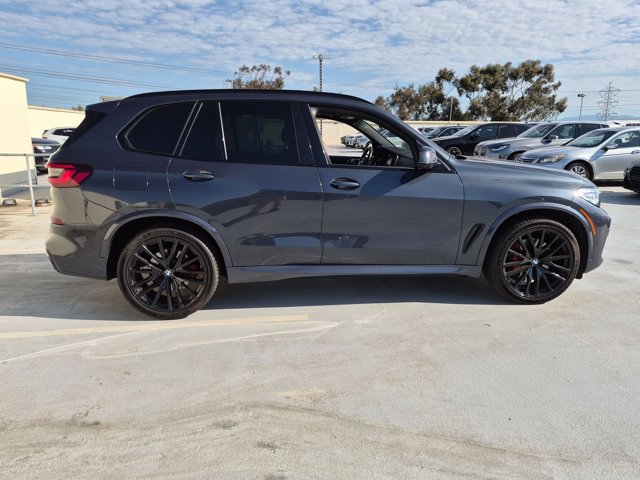Used 2022 BMW X5 xDrive40i w/ M Sport Package AWD/4WD image 4