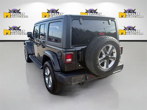 Used 2020 Jeep Wrangler Unlimited Sahara image 7