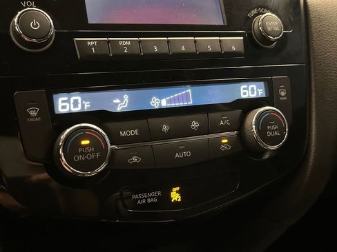 Used 2018 Nissan Rogue Sport SV image 15