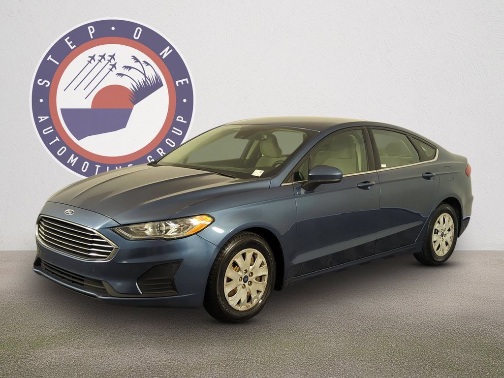 Used 2019 Ford Fusion S FWD image 1
