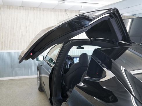 Used 2020 Tesla Model X Performance image 32