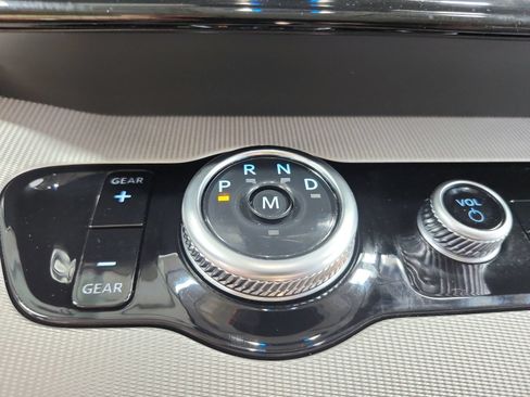Used 2025 Ford Expedition Active AWD/4WD image 29