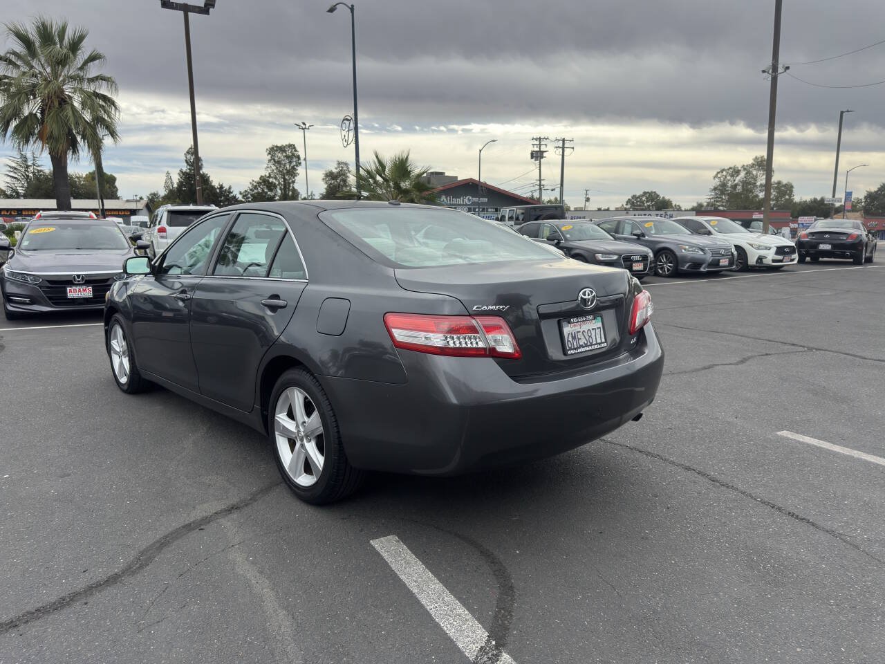 Used 2011 Toyota Camry LE FWD image 5