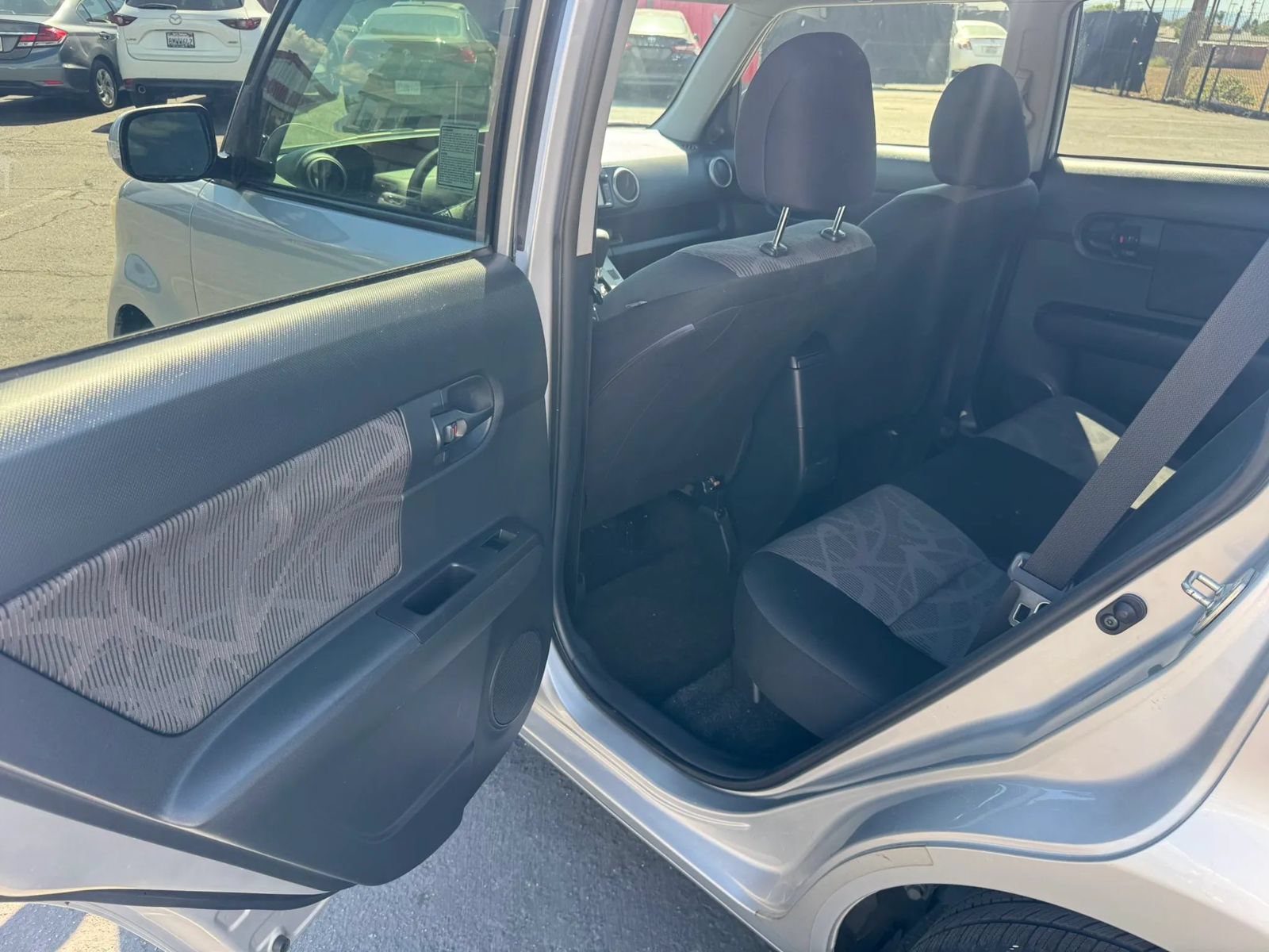 Used 2015 Scion xB FWD image 20