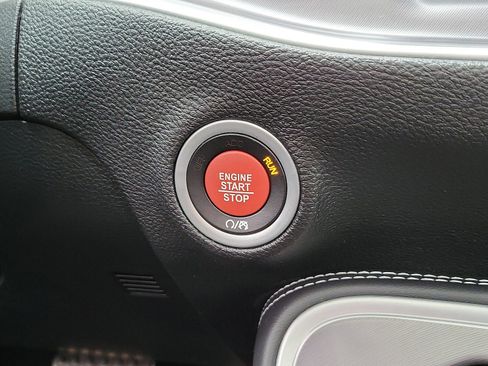 Used 2020 Dodge Challenger SRT Hellcat image 24