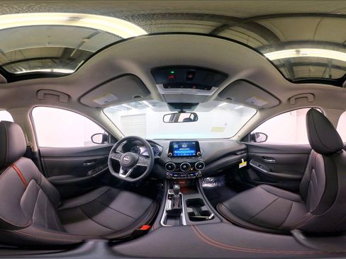 New 2025 Nissan Sentra SR w/ SR Premium Package FWD image 37