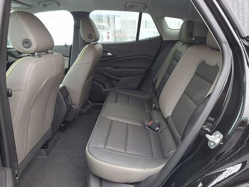 Certified 2025 Chevrolet Trax ACTIV image 10