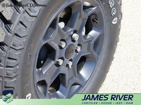 Used 2023 Jeep Wrangler Unlimited w/ Cold Weather Group AWD/4WD image 39