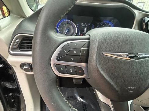 Used 2023 Chrysler Voyager LX FWD image 27