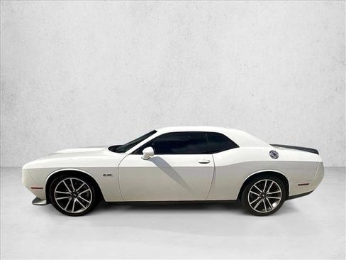 Used 2023 Dodge Challenger R/T RWD image 4