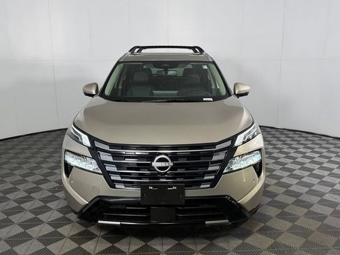 Used 2025 Nissan Rogue Platinum w/ Platinum Premium Package FWD image 2