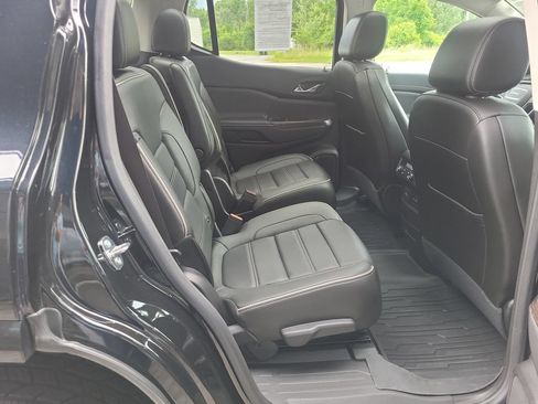Certified 2023 GMC Acadia Denali w/ Denali Technology Package AWD/4WD image 11