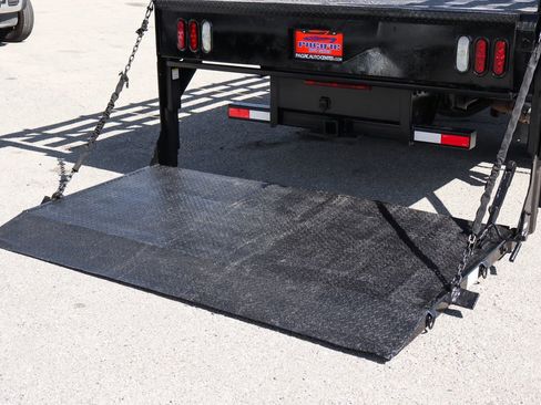 Used 2016 Ford F550 XL image 9