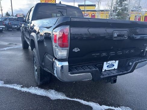 Used 2023 Toyota Tacoma TRD Off-Road image 6