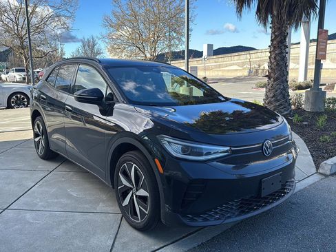 Used 2023 Volkswagen ID.4 Pro S image 4