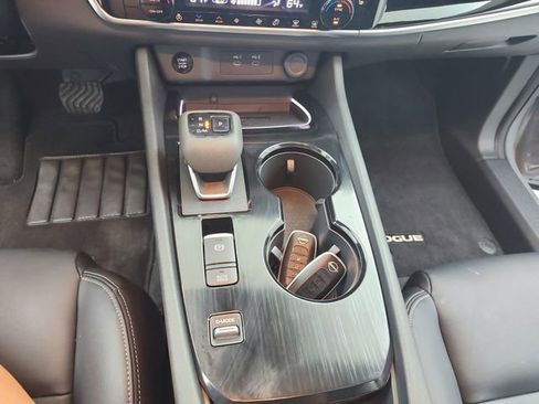 Used 2024 Nissan Rogue SL w/ SL Premium Package image 27