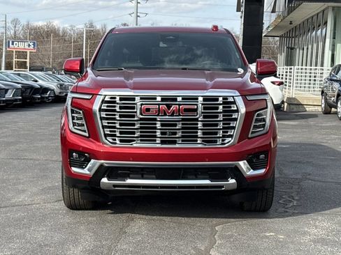 Used 2025 GMC Yukon Denali w/ LPO, Floor Liner Package image 16