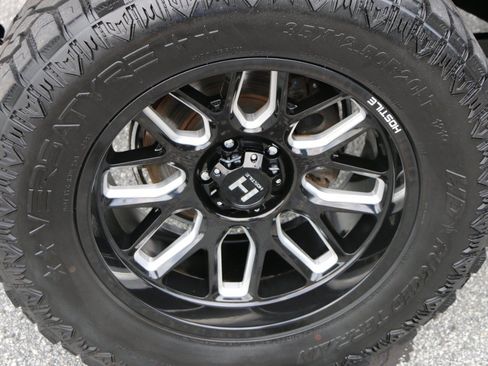 Used 2022 Jeep Wrangler Unlimited Sahara w/ LED Lighting Group AWD/4WD image 12