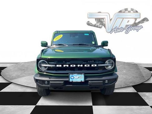 Used 2023 Ford Bronco Outer Banks AWD/4WD image 2