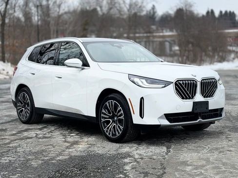 Certified 2025 BMW X3 xDrive30i w/ Premium Package image 8