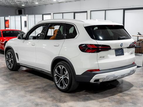 Used 2026 BMW X5 xDrive50e w/ Parking Assistance Package AWD/4WD image 18