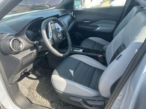 Used 2024 Nissan Kicks SR w/ SR Premium Package image 10