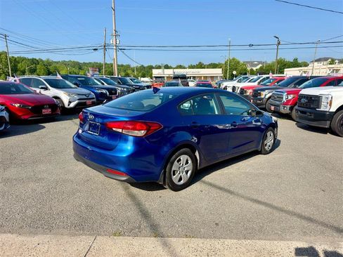 Used 2017 Kia Forte LX FWD image 5