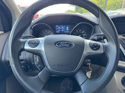 Used 2014 Ford Focus SE w/ SE Winter Package FWD image 27
