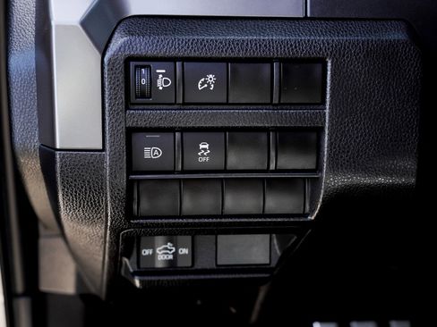 Certified 2025 Toyota Tacoma TRD Sport AWD/4WD image 19