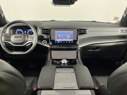 Used 2022 Jeep Wagoneer Series I AWD/4WD image 15