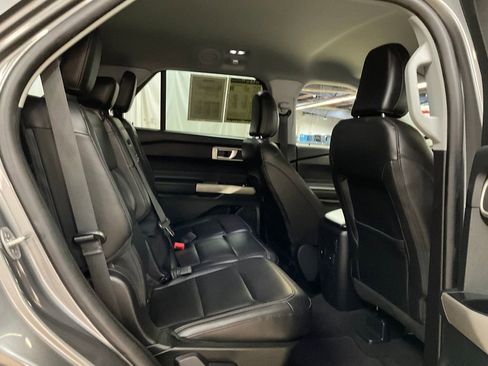 Used 2023 Ford Explorer XLT w/ Equipment Group 202A image 13