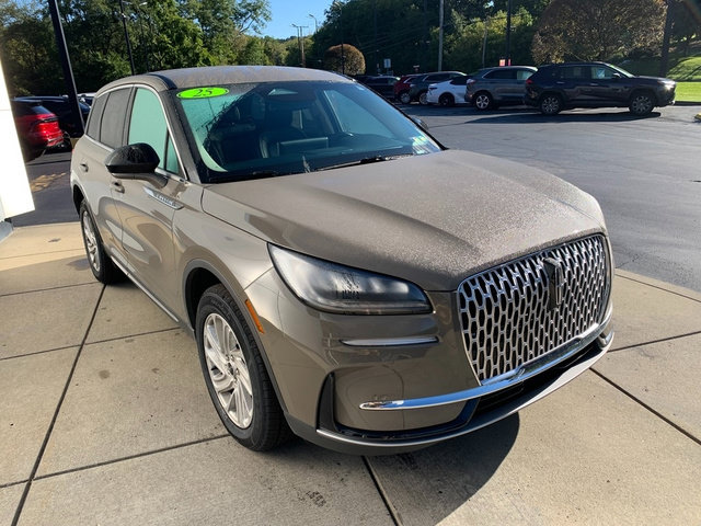 Certified 2025 Lincoln Corsair AWD image 8