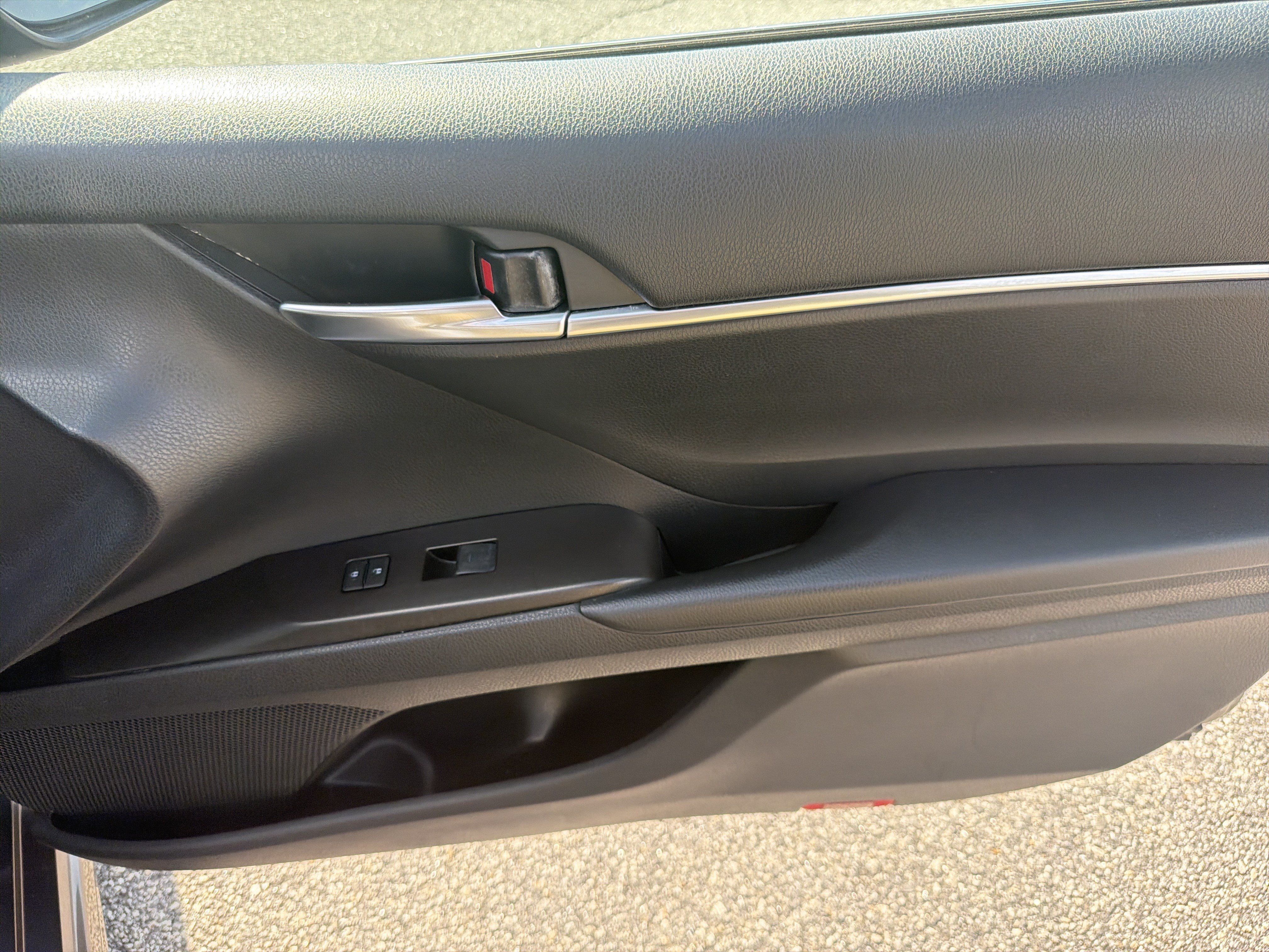 Used 2021 Toyota Camry SE FWD image 26