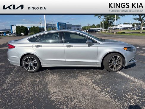Used 2017 Ford Fusion Titanium FWD image 7
