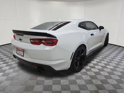 Used 2023 Chevrolet Camaro LT w/ Technology Package RWD image 4