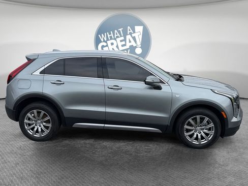 Used 2023 Cadillac XT4 Premium Luxury image 2