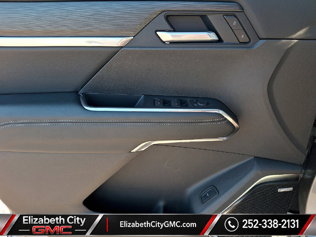 Used 2026 GMC Acadia Elevation w/ Elevation Premium Package FWD image 15