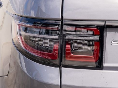 Used 2025 Land Rover Discovery Sport S image 5