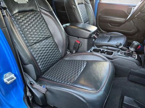 Used 2021 Jeep Gladiator Rubicon AWD/4WD image 19