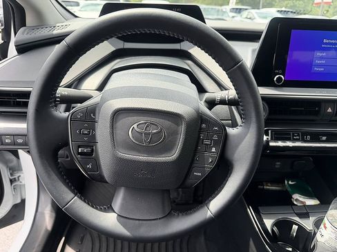 Certified 2025 Toyota Prius LE FWD image 12