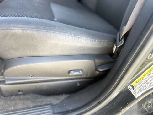 Used 2009 Pontiac Torrent 2WD w/ Preferred Package image 11