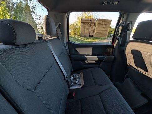 Certified 2022 Ford F150 XLT w/ Equipment Group 302A High image 32