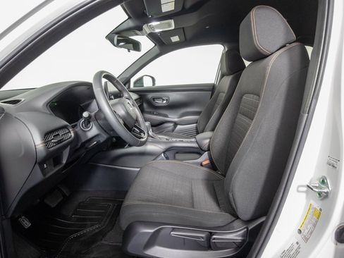 Used 2024 Honda HR-V Sport image 8